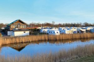 Sauna mit Meerblick am Campingplatz Wallnau